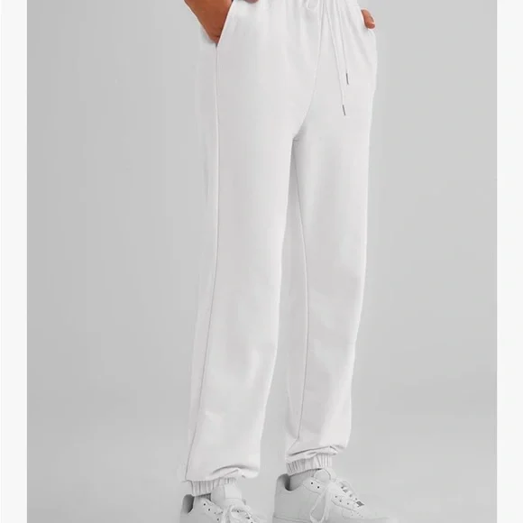 Like New Women's Cinch Bottom Athletic Joggers with Pockets - Picture 2 of 6